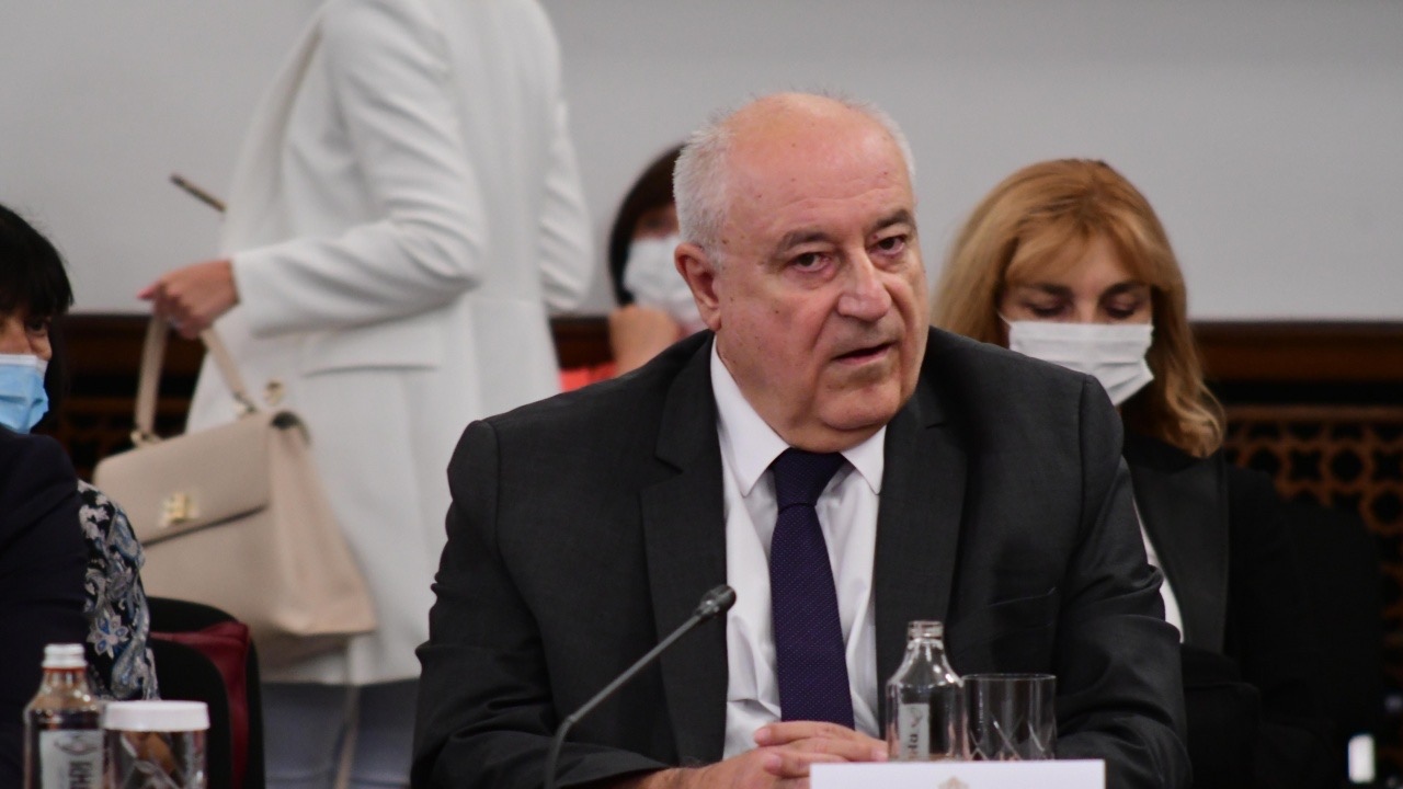 Получавам много въпроси дали съм канен от президента в служебен