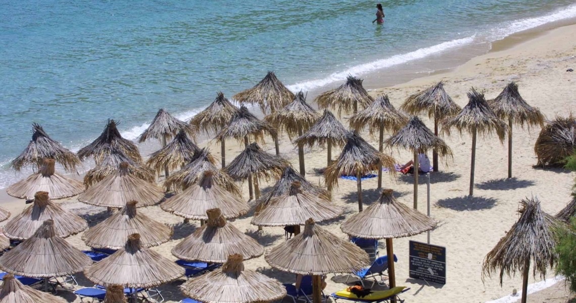 Гръцкото министерство на здравеопазването забрани влизане в морето на 12