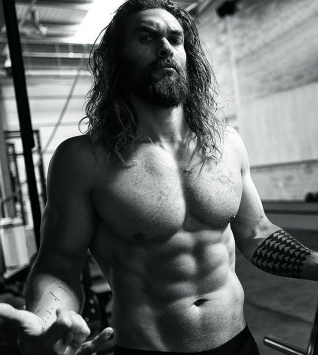 Джейсън Момоа е роден на 1 август 1979 г в