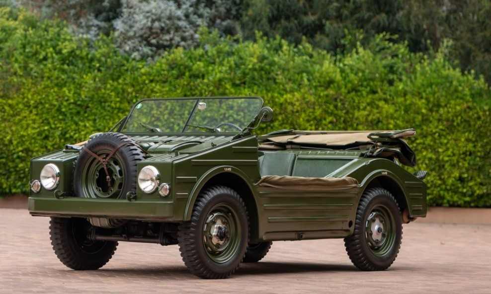 Повечето хора смятат че Porsche Cayenne е първия всъдеход на