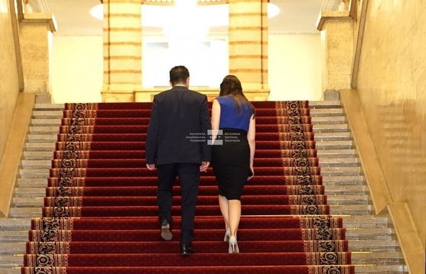 В деня в който кабинетът Петков предаде щафетата на служебното