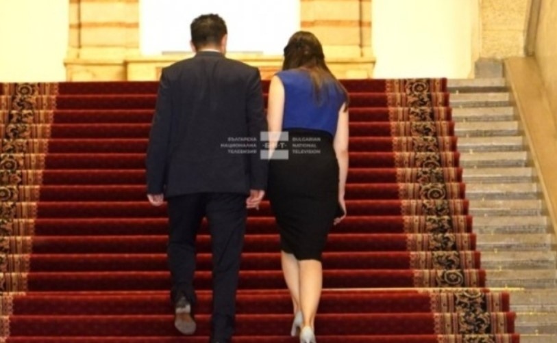 Голи ръце рамена бюстиета открити гърди Това е стайлингът на