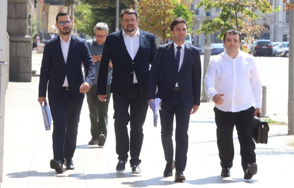 Внесохме 5550 подписа категорично със заявката за първо място независимо