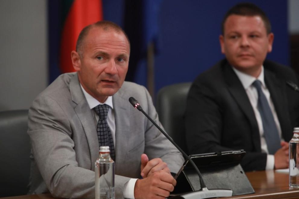 На практика вече е невъзможно да не се преговаря с