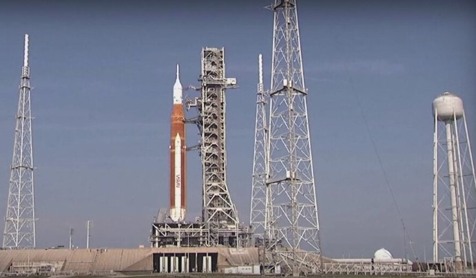 Открита е пукнатина в междинния резервоар част от ракетата Артемис