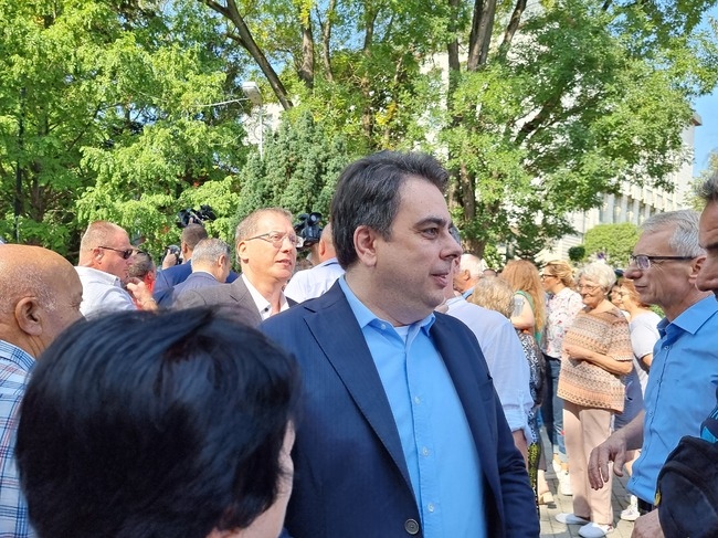 Принципно идеята на служебното правителство да изтегли нов заем е