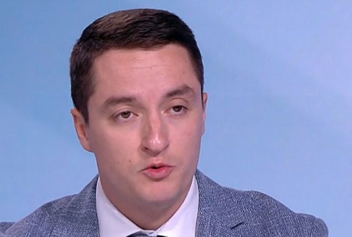 Служебният кабинет е активен участник в предизборната кампания и то