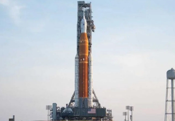 Туристи се стичат във Флорида с надеждата да станат свидетели