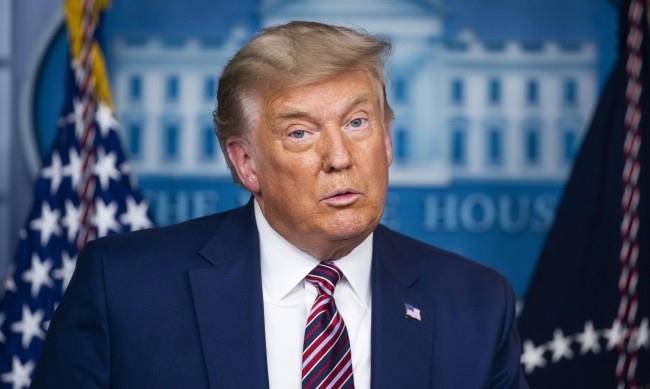 В първата си поява публично след обиска на ФБР в