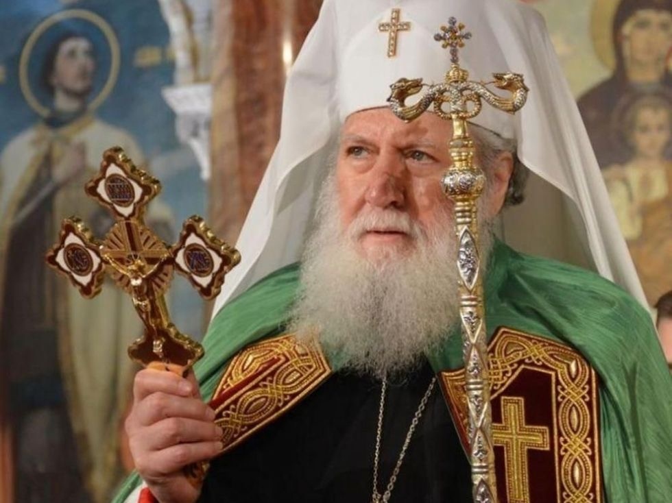Българският патриарх Неофит е с тежък Ковид и е в