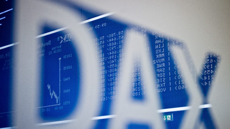 Основните европейски фондови индекси се повишиха днес след неспокойната търговия