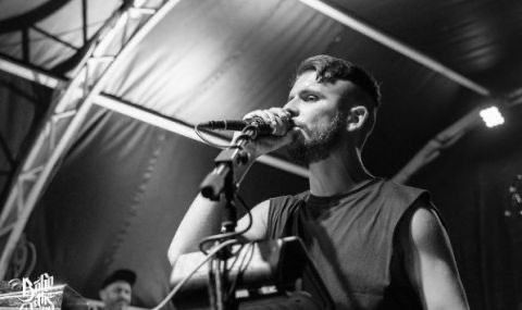 Сред напълно новата вълна от артисти която се надига в