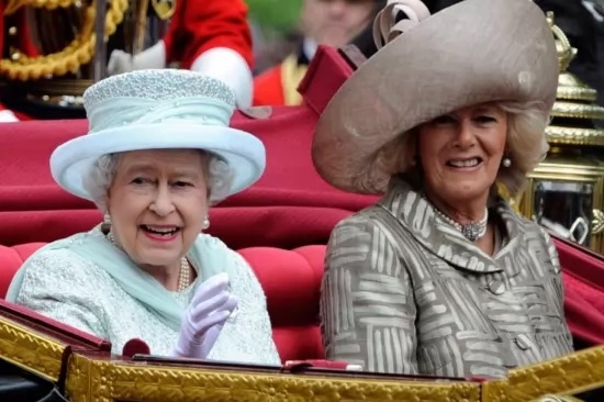 Съпругата на Чарлз Камила херцогинята на Корнуол ще бъде кралица консорт