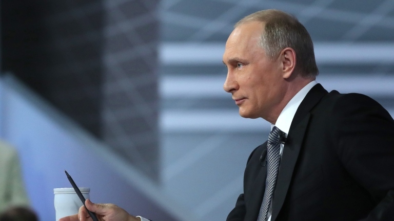 И без това ниското доверие на войските във висшето военно