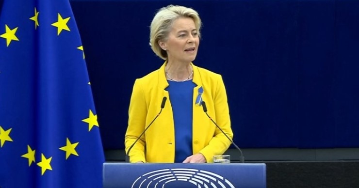 Председателят на Европейската комисия Урсула Фон дер Лайен произнася своята