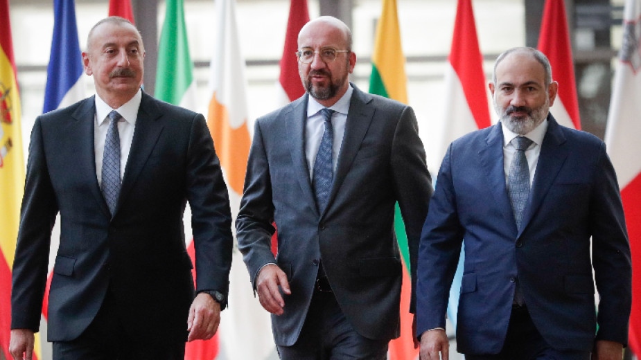 Армения и Азербайджан се обвиниха взаимно в нови нападения след