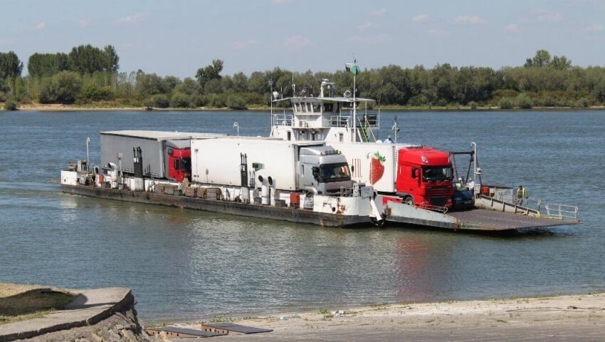 Преди ден се наложи затварянето на ферибота Оряхово Бекет