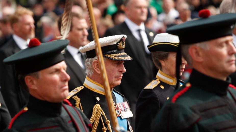 В Уестминстърското абатство в Лондон приключи погребалната церемония на британската