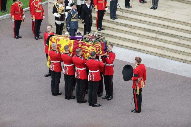Погребението на кралица Елизабет Втора в понеделник е било гледано
