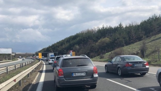 Очаква се интензивен трафик в цялата страна заради Деня на