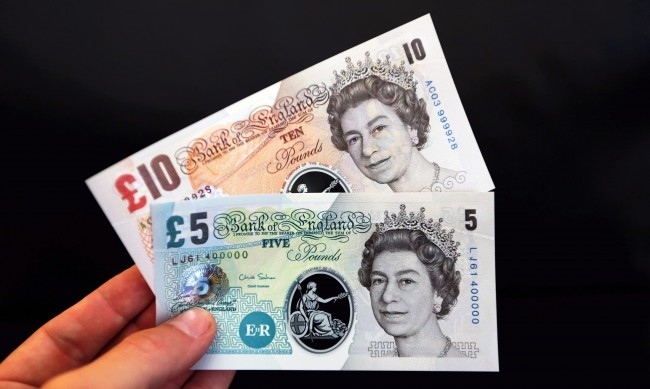 Хартиените банкноти във Великобритания ще са в обращение още една седмица