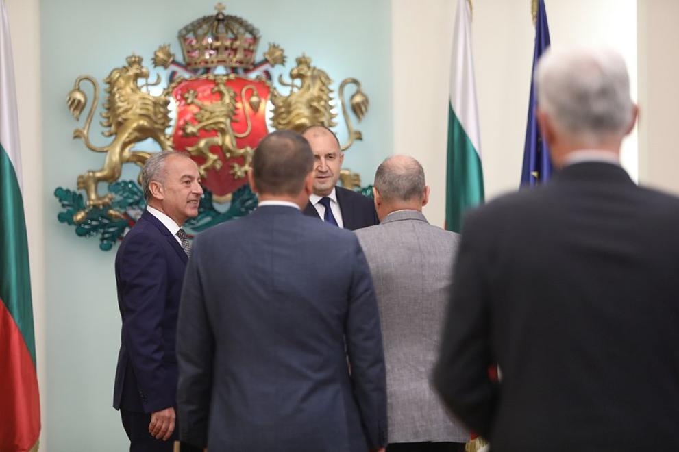 В президентската институция започна консултативна среща на която ще бъдат