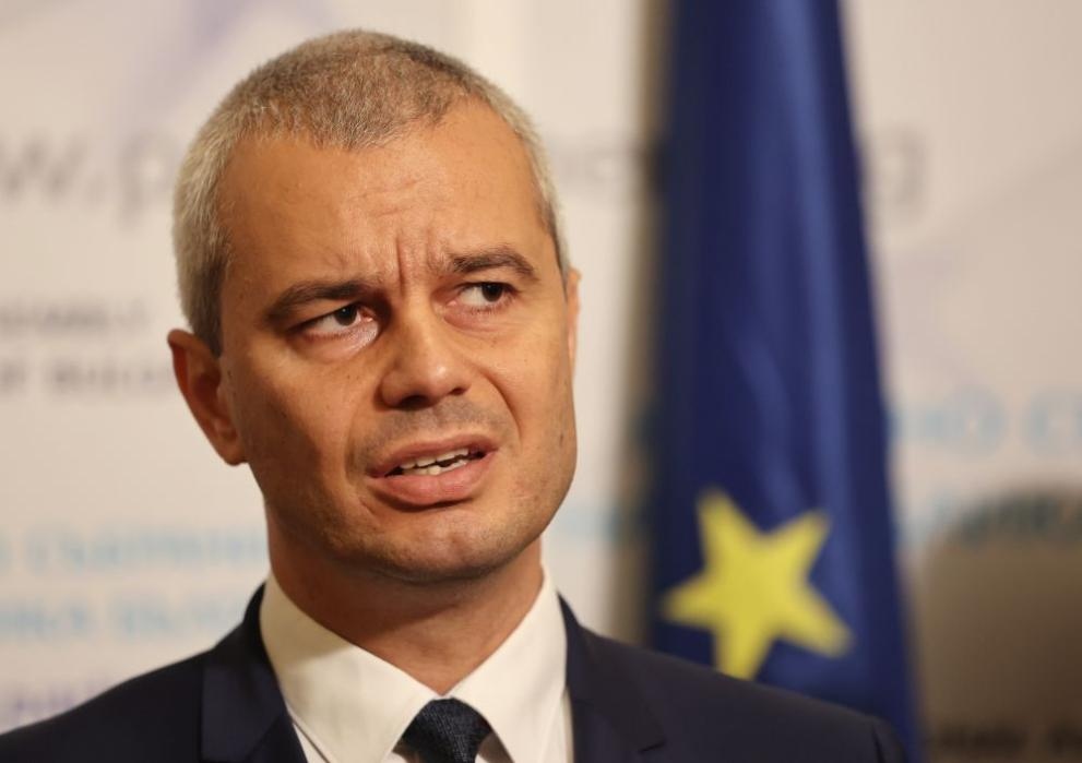 Ожесточен спор майстор на цветните псувни ли е Костадин Костадинов