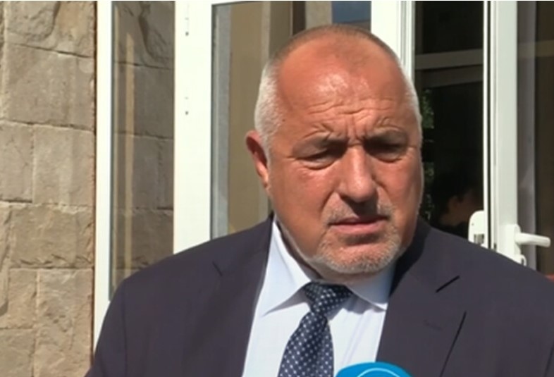 Този хаос и рекет който се налага върху българите трябва