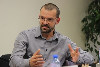 Експертът по еко проекти Боян Рашев коментира във фейсбук изборите