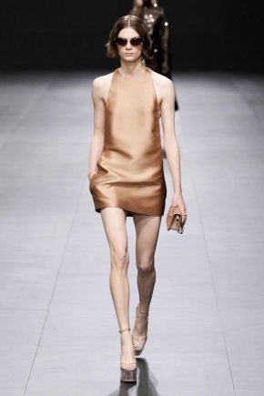 Едно от новите лица на Ивет Фешън Бойка Матова дефилира