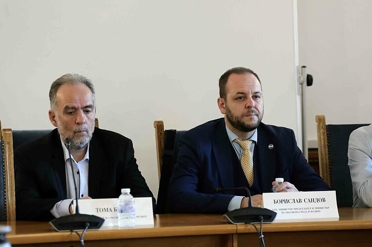 Бившият вицепремиер по климата и министър на околната среда и