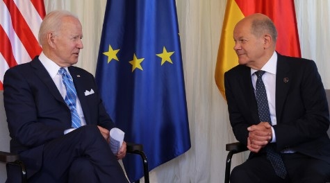 В телефонен разговор германският канцлер Олаф Шолц и президентът на