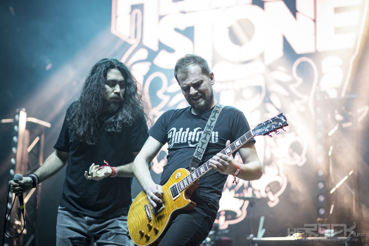 Българската група Hellion Stone подгрява концерта на Godsmack в София