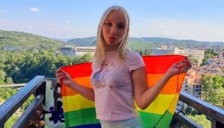 Нов удар по Емили Йорданова - Тротинетката. Тя сподели в