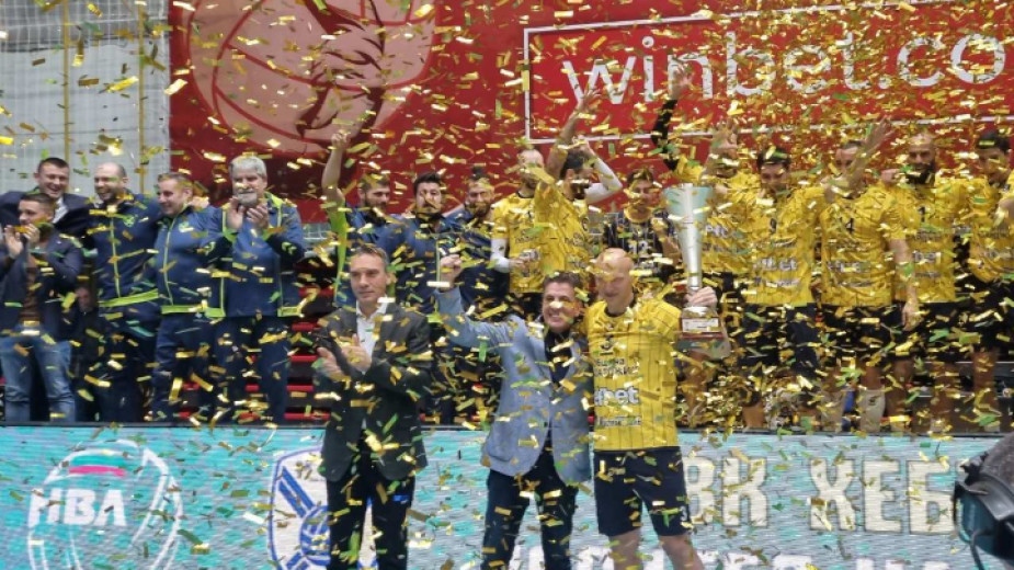 Волейболният шампион при мъжете Хебър Пазарджик спечели Суперкупата на България