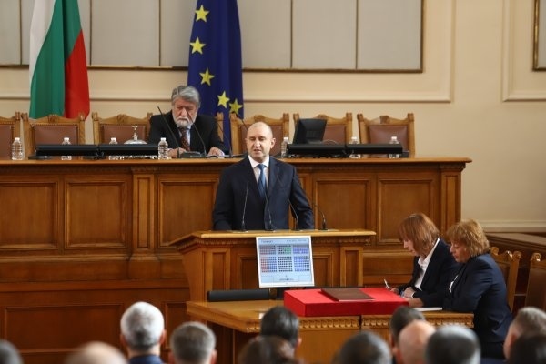 Румен Радев за старта на парламента: Надявам се НС да ни изведе от спиралата на политическа нестабилност
