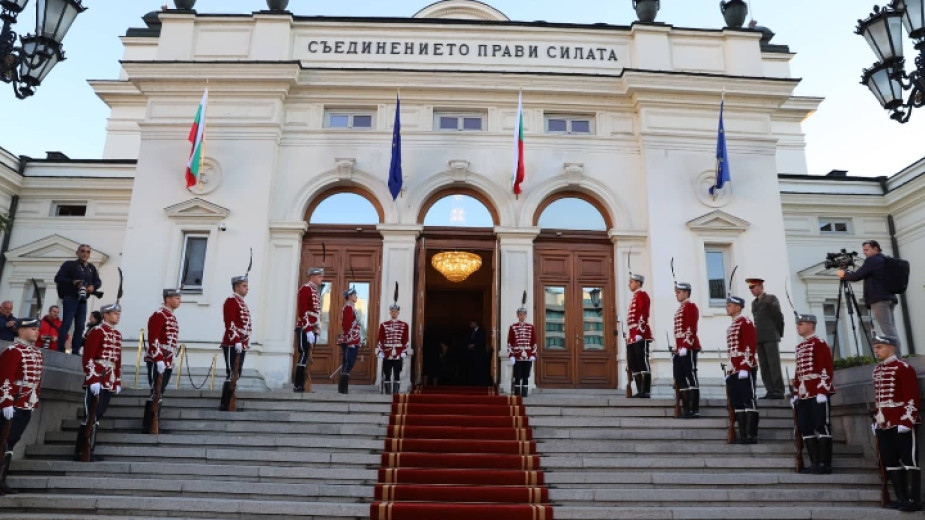 С тържествено заседание днес се открива новоизбраното 48 мо Народно събрание  
Президентът