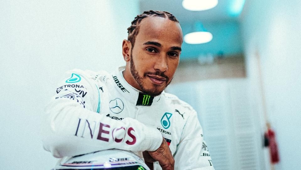 Британският пилот и седемкратен световен шампион във Формула 1