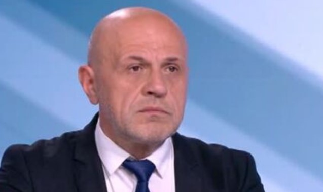 Освен всички останали кризи имаме и реален риск от конституционна