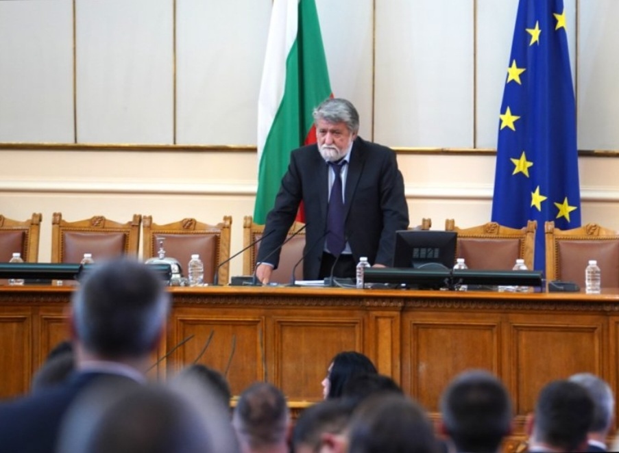 Ден трети на първото заседание на парламента в опит да