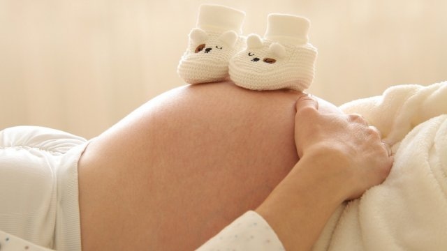 Здравно неосигурените жени у нас вече ще имат право на