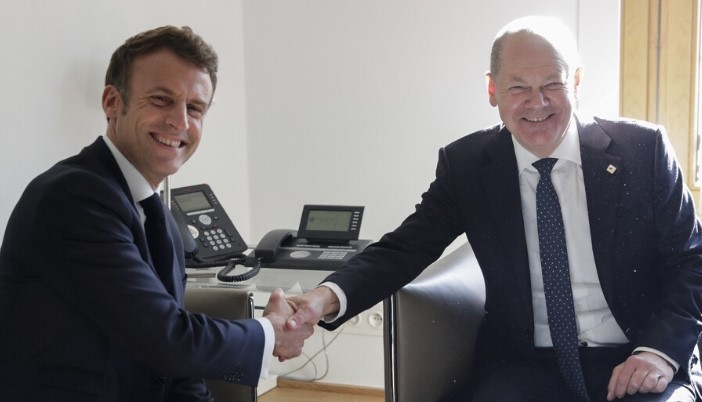 Знакова среща между френския президент и германския канцлер в Елисейския