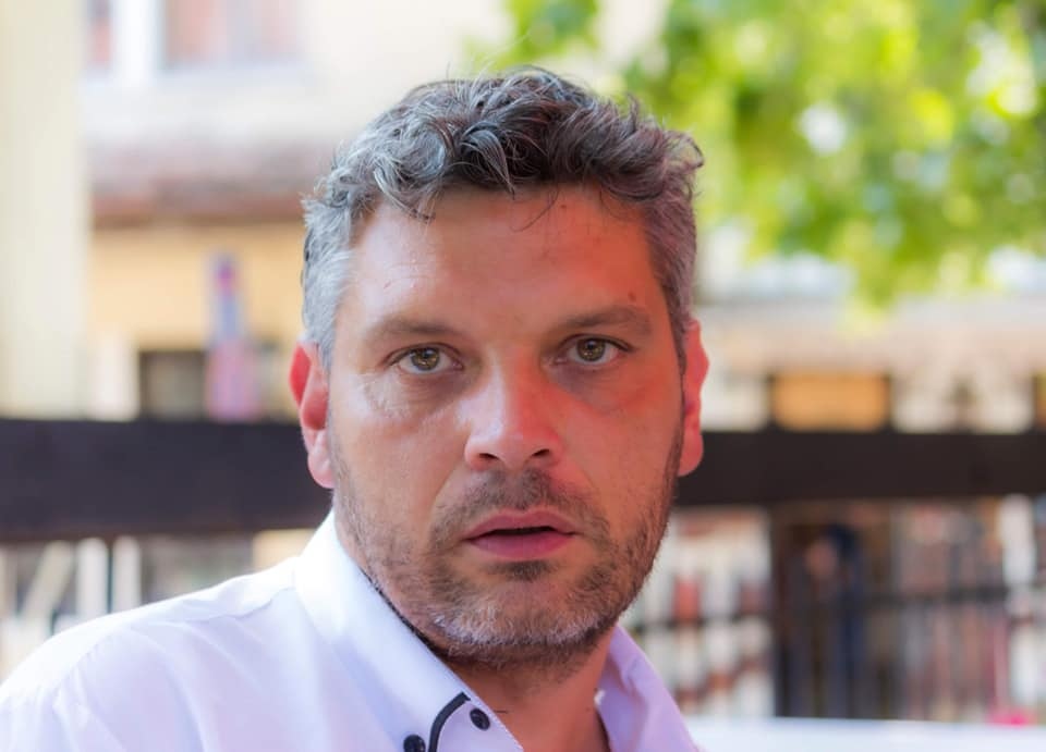 Колкото повече минава времето толкова повече истинското лице и зависимостите