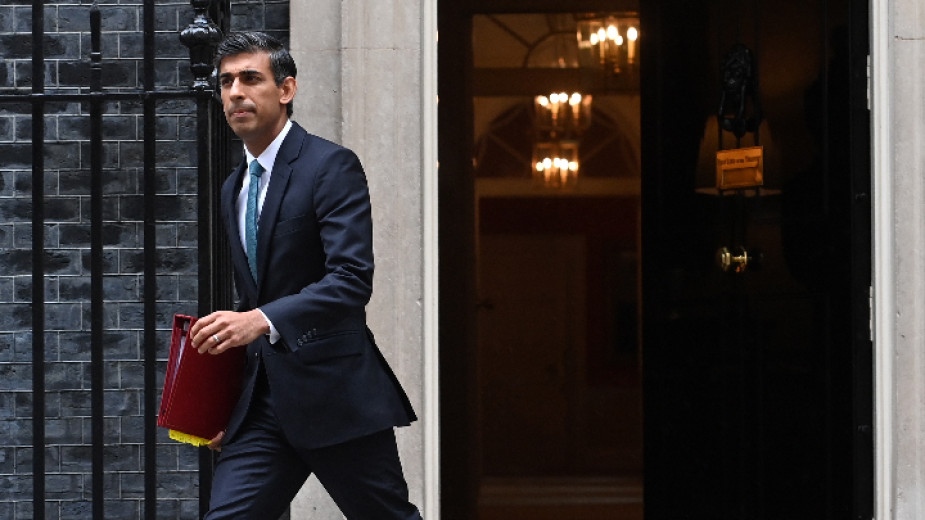 Британският премиер Риши Сунак отложи представянето на дългоочаквания бюджетен план