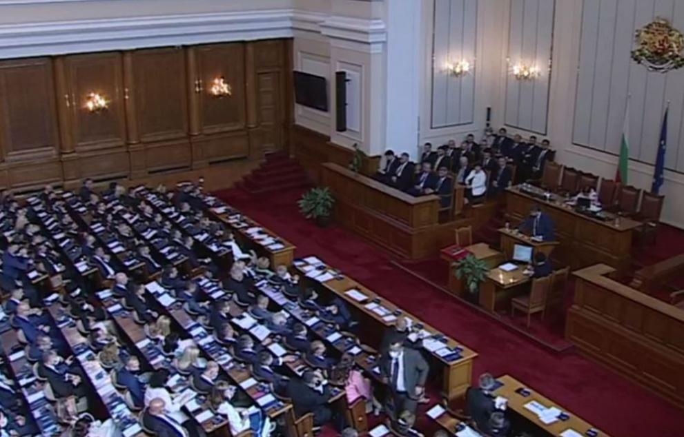 Депутатите отново не избраха председатели на трите спорни комисии