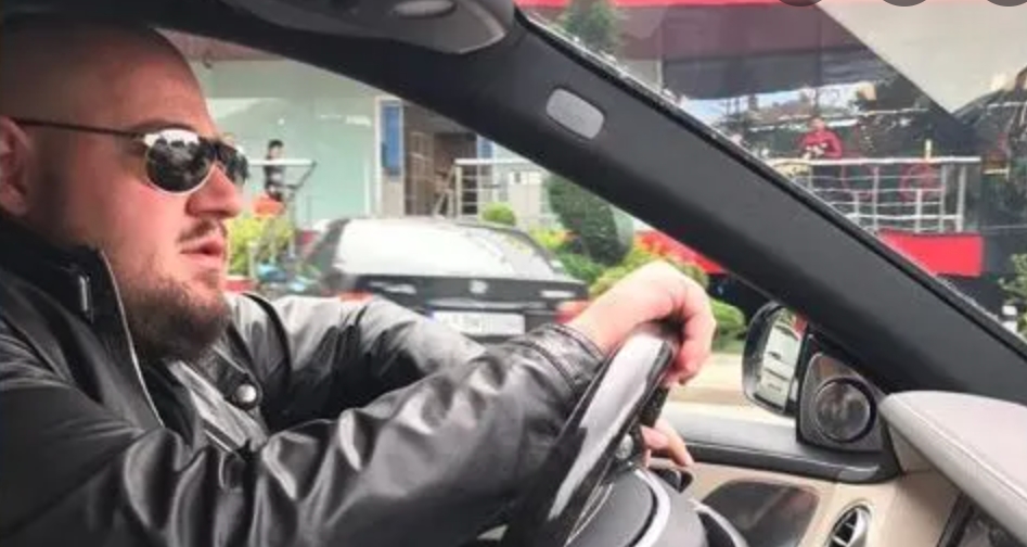 Милионерският наследник Християн Гущеров потроши поръчковия си Мерцедес Майбах в