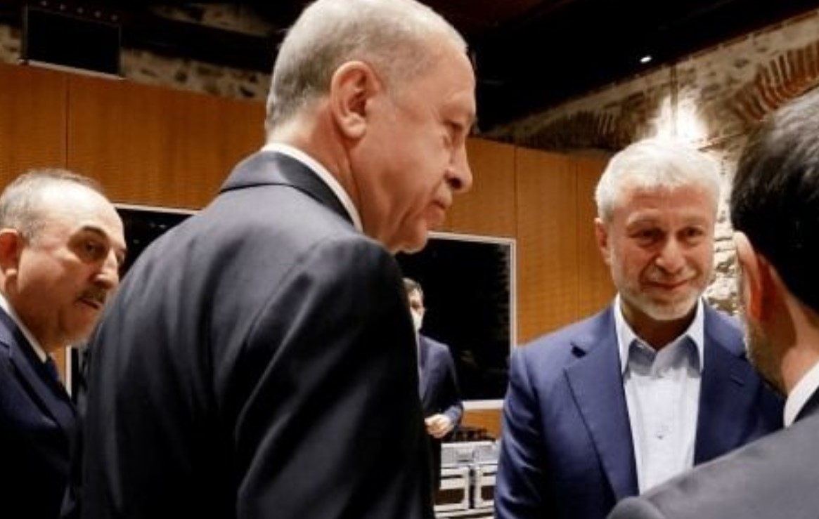 Руският милиардер Роман Абрамович планира да се установи в Истанбул