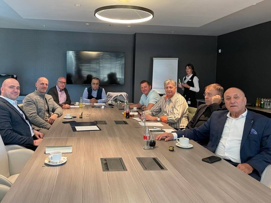 Хотелиерите са принудени от утре да гонят украйнските бежанци от