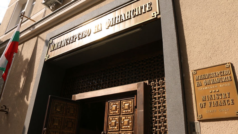 Бюджетното салдо по консолидираната фискална програма на годишна база превишават