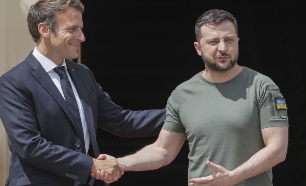 Украинският президент Володимир Зеленски написа в Туитър че е имал